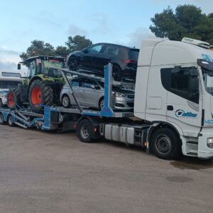 GONDOLA AK CARGADA CON TRACTOR Y COCHES