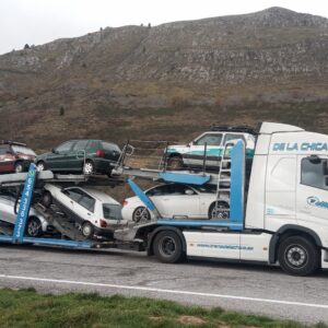 VOLVO FH 500 311 CARGADO 8 COCHES